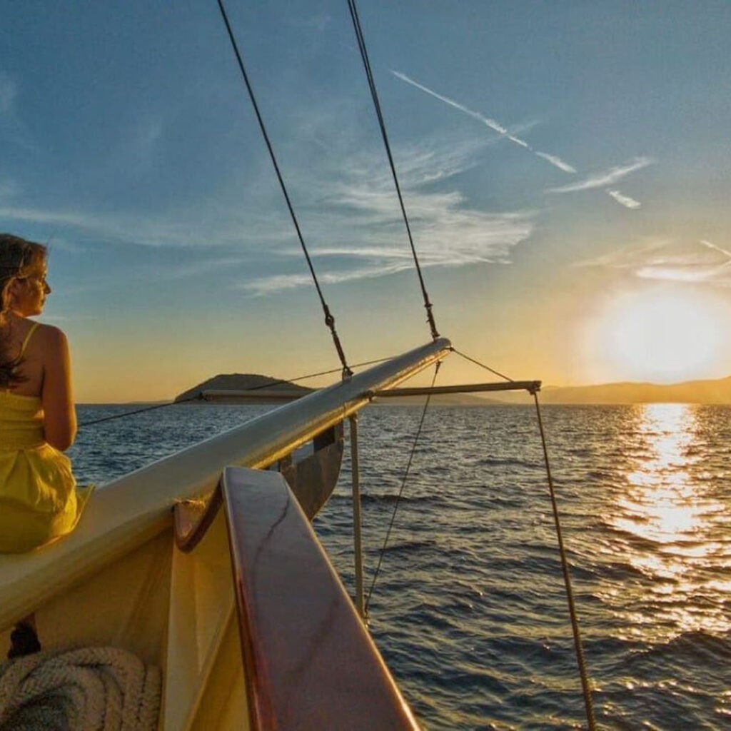 Rent a Boat in Paros